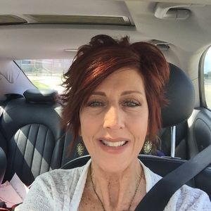 Meet your Posher, Deborah